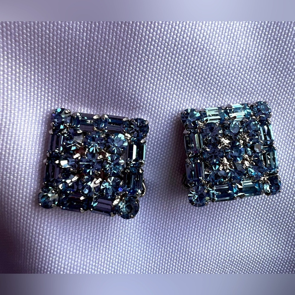 WEISS signed Vintage rare designer Weiss Square Light Blue Clip On Earrings